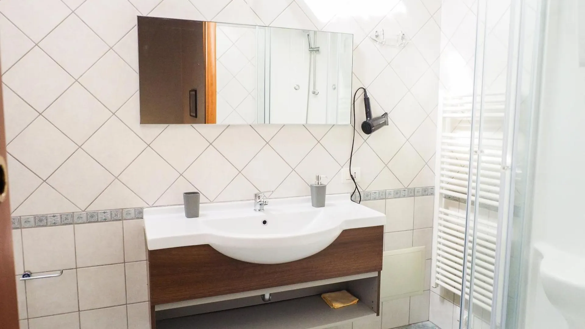 Casa Vacanze Via Garibaldi Narbolia Apartment